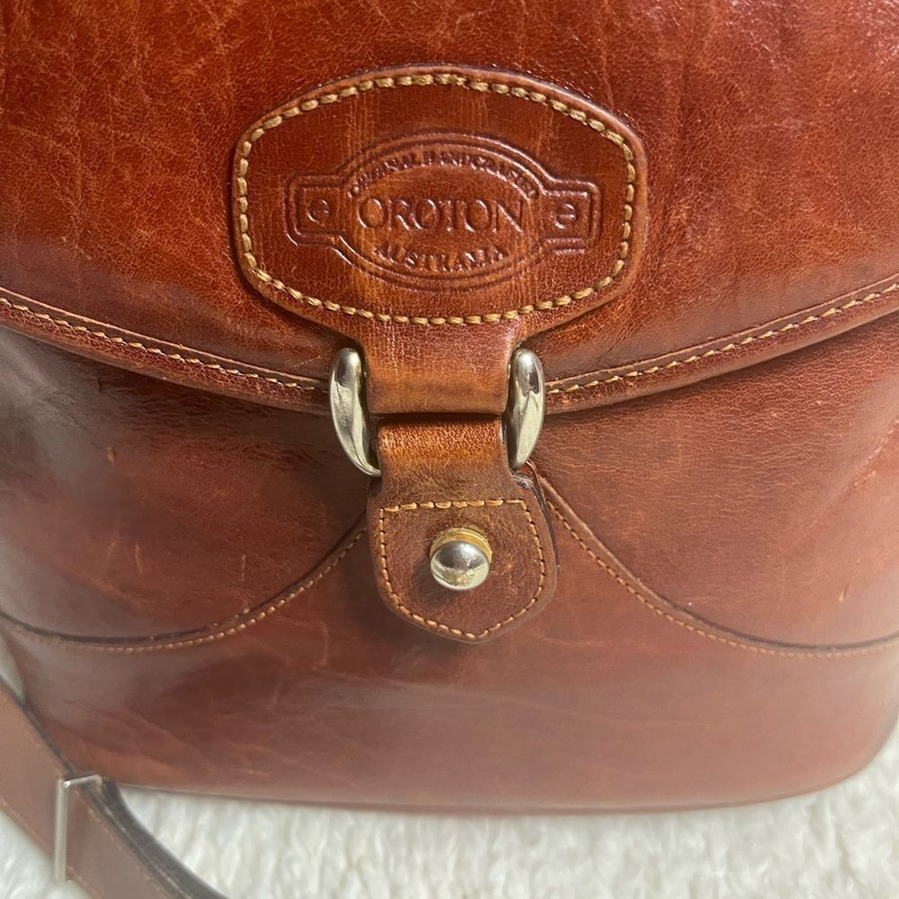 Oroton Vintage leather Tan bucket style crossbody bag gold tone accent.. - Picture 3 of 16